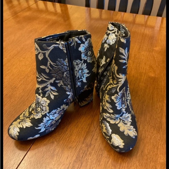 Just Fab Black Gold Floral Tapestry Arts & Crafts Ankle Boots Size 6.5‎ - Picture 1 of 8